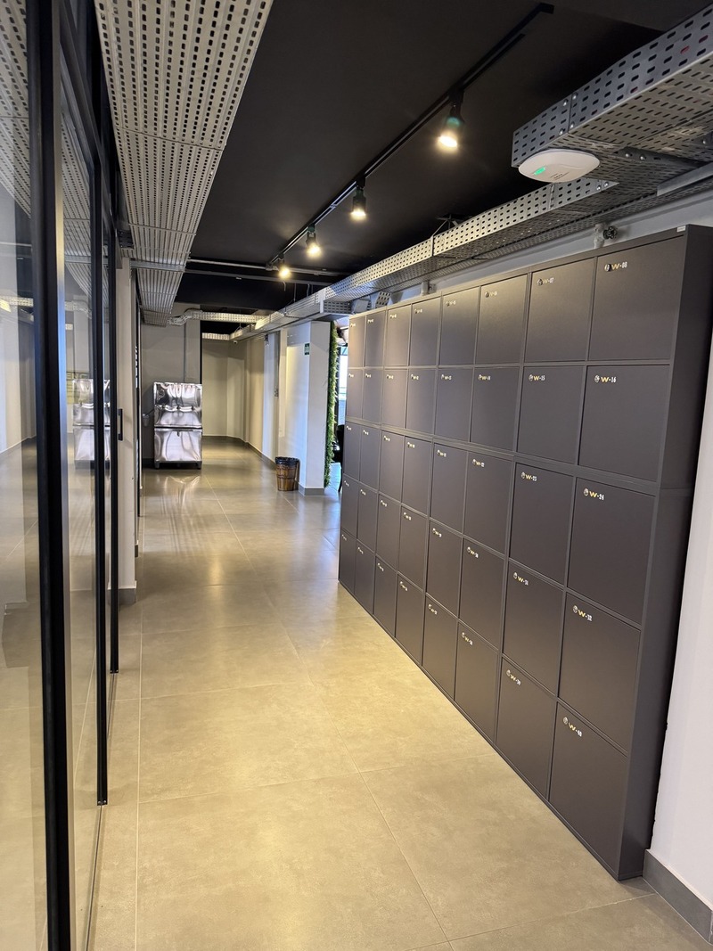 Uberaba Coworking - Escaninhos, bebedouro e toaletes