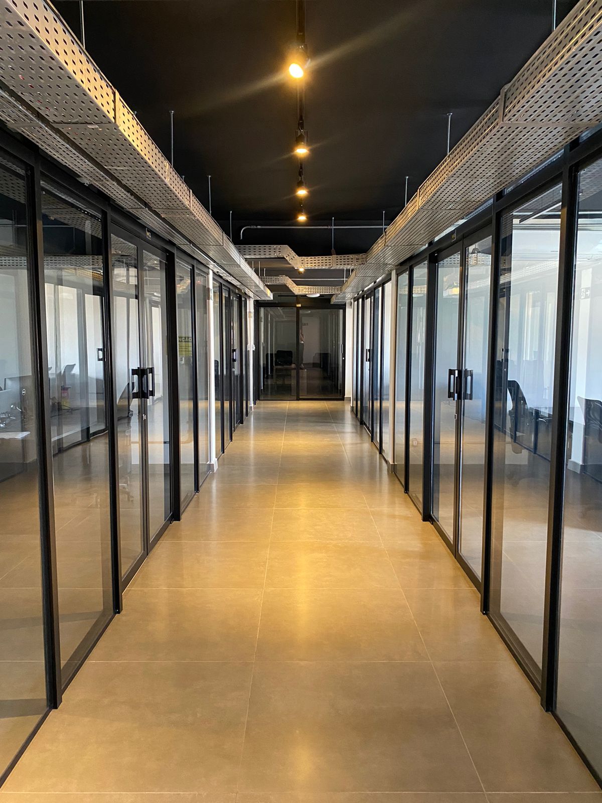 Uberaba Coworking - Salas privativas e estações de trabalho